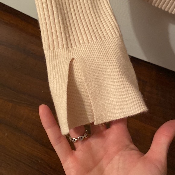 Jonathan Simkhai long sleeve ribbed top. NEVER WORN but I did take the tags off - Picture 4 of 4